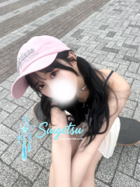 🦋名前：エンエン 🔴年齢：20 歳  職業⏩ 現役學生